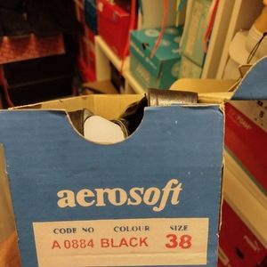 Woman's Aerosoft thong sandals